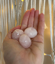 Load image into Gallery viewer, Rose quartz crystal